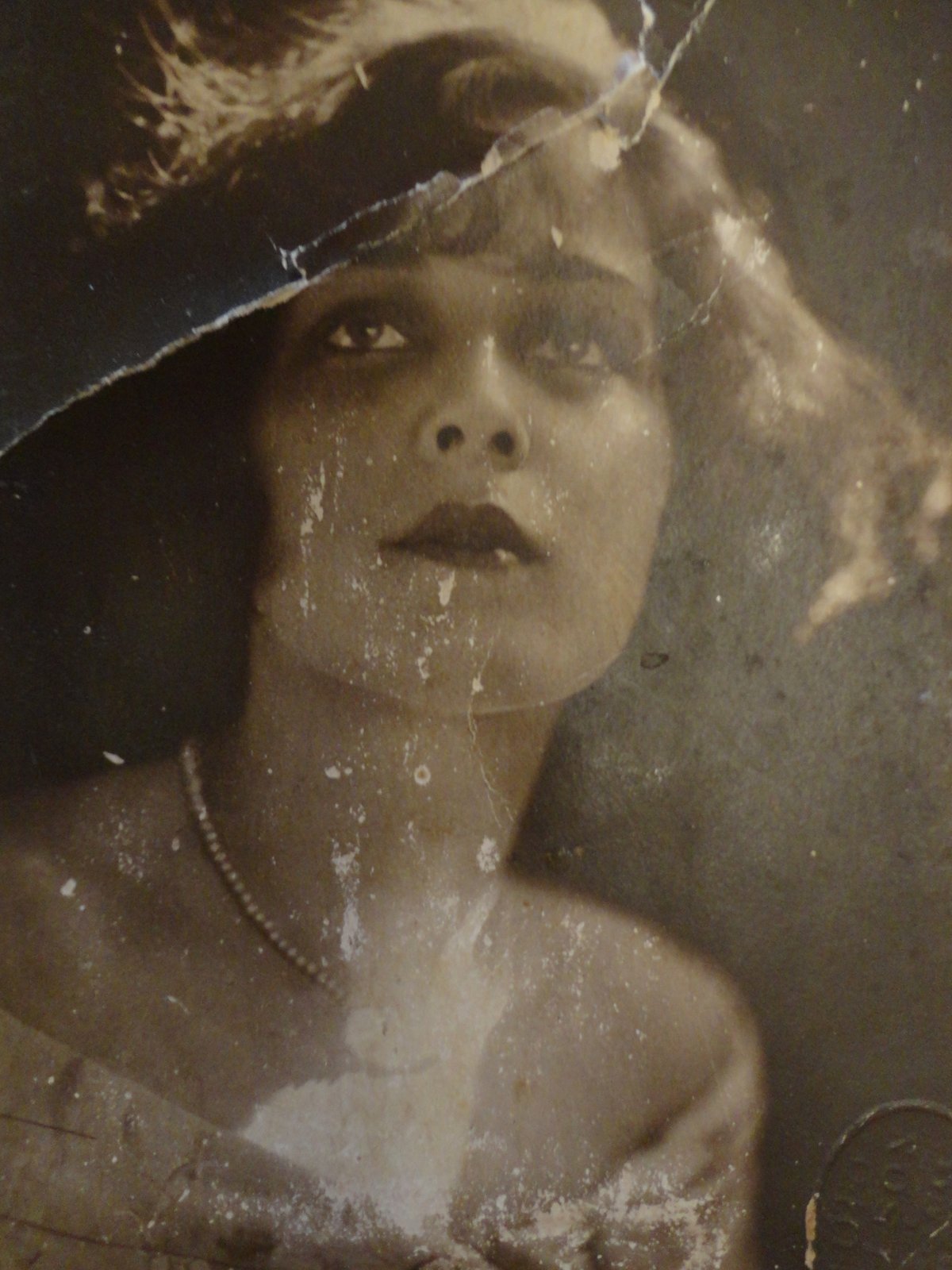 How Old Is Benimaru in the World of Overlord?